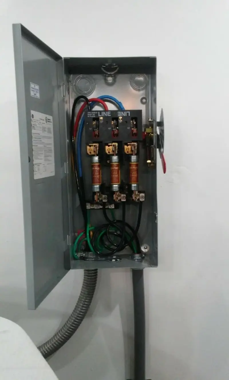 Three-phase disconnect switch installed for Smoke Detector Installation in Thornbury